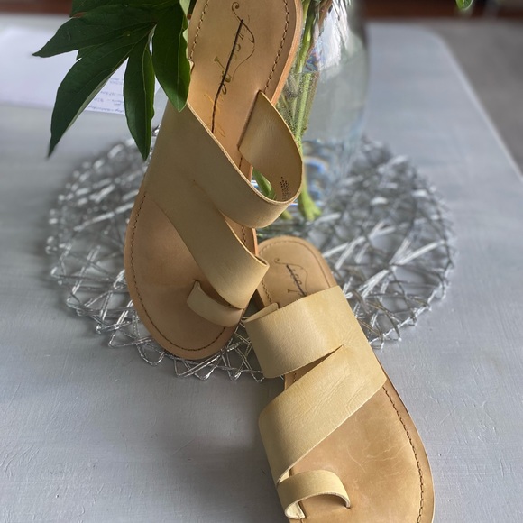 NEW Free People Abilene Toe Loop Sandals Womens Size 39 - Picture 4 of 9